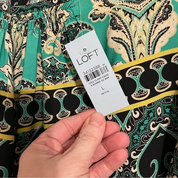 LOFT | Garden Shirred Blouse | Women Petite L - Picture 8 of 9